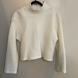 H&M off-white sweatshirt - crop look